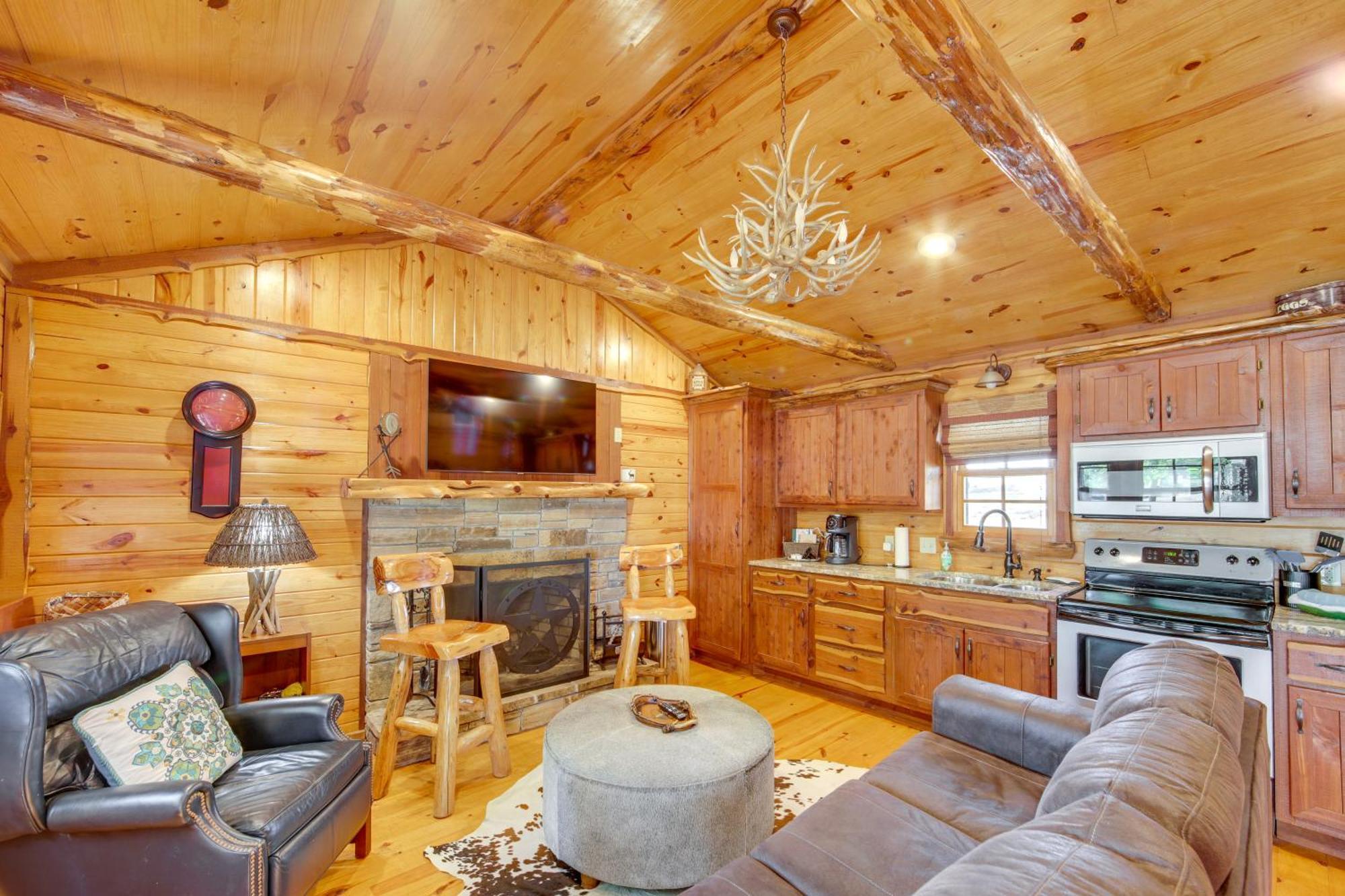 New The Deer Cabin Peaceful Refuge In East Texas Ben Wheeler Buitenkant foto